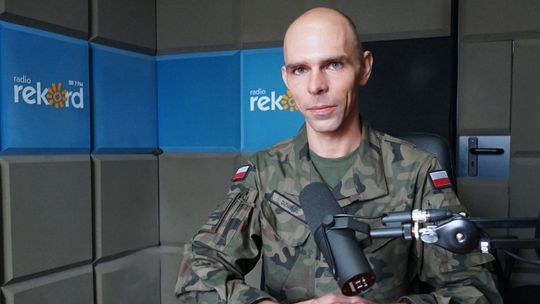 mjr Piotr Dzienis w studiu Radia Rekord