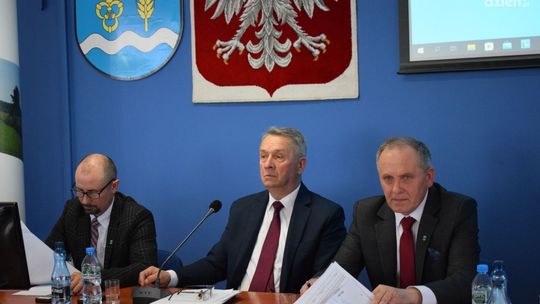 Wstydliwy poziom dofinansowań i bardzo zły stan dróg. Pierwsze wnioski nowego wójta gminy Ciechanów