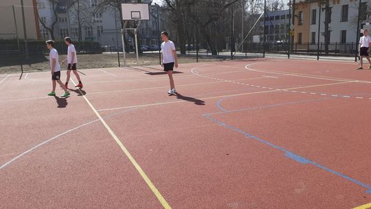 Wychowanie fizyczne na świeżym powietrzu. W końcu