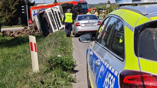 Wypadek ciężarówki w Mławie - wielkie utrudnienia na 'starej siódemce'. Kierowca ranny!