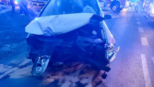Wypadek w Mławie: 18-latka wymusiła pierwszeństwo – ranna kobieta trafiła do szpitala