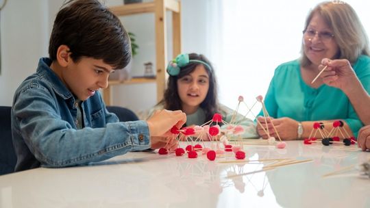 Wypróbuj swoje umiejętności ze zręcznościową grą Akrobaci!