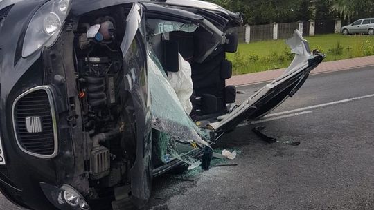Zderzyły się trzy auta osobowe. Wyglądało to bardzo poważnie