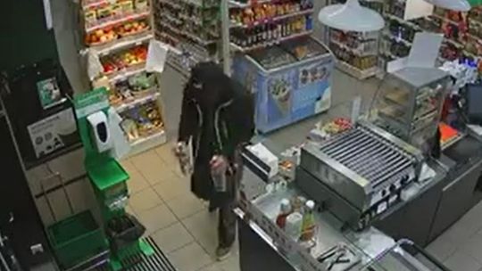 Zuchwała kradzież w Ciechanowie (wideo)