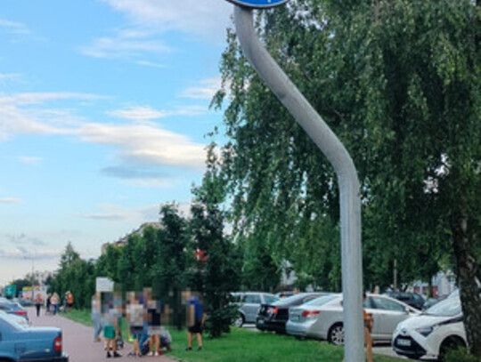 11-latki potrąciły 71-letnią kobietę. Jechały na jednej hulajnodze