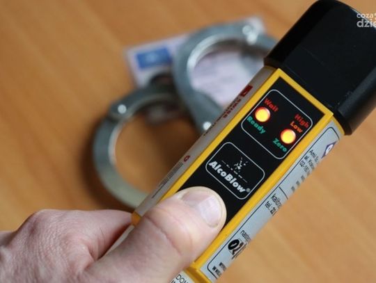 41-letni kierowca zatrzymany za jazdę pod prąd z ponad 2,5 promila alkoholu