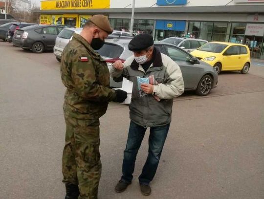 5MBOT. Terytorialsi rozdali ponad 40 tys. maseczek...w Warszawie!