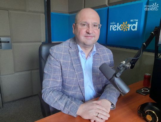 Adam Bielan: Proszę sobie wyobrazić, że nagle w Ciechanowie ląduje 1,5 tysiąca migrantów z Afryki Północnej. Pakt migracyjny musi być zablokowany