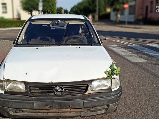 Auto spadło... z nieba - tak przynajmniej twierdził kompletnie pijany kierowca