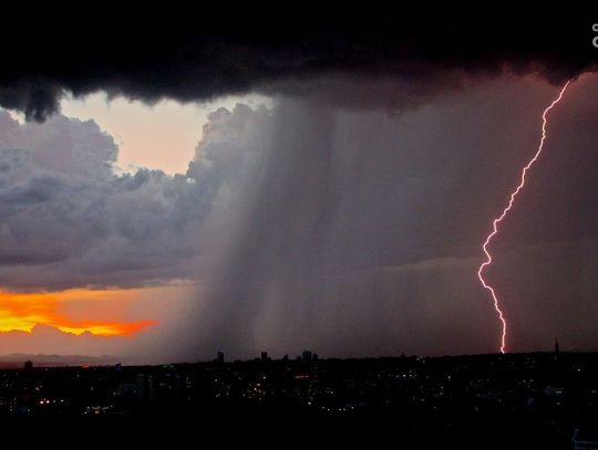 Będą burze i opady gradu. Ostrzeżenie meteo dla Ciechanowa i okolic
