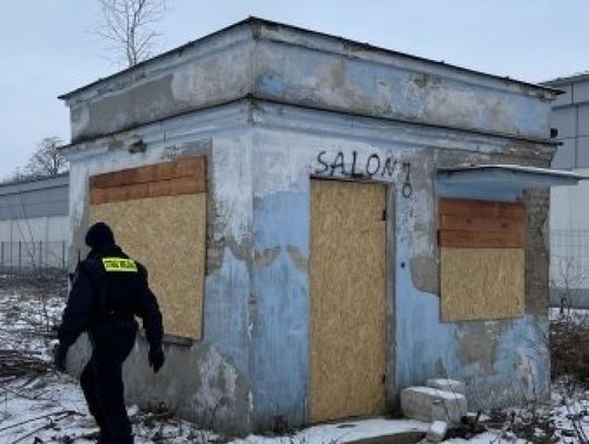 Bezdomni w Ciechanowie nie chcą pomocy? "Odmówili przewiezienia do noclegowni"