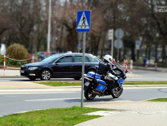 Bezpieczeństwo na drodze: Jak przestrzegać zasady ruchu drogowego i unikać niebezpiecznych sytuacji