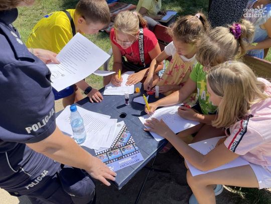 Bezpieczne Wakacje w Mławie - policjanci przypominają o zasadach bezpieczeństwa