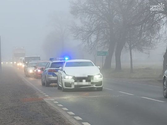 Brak bezpiecznej odległości przyczyną kolizji trzech aut w Chruszczewie