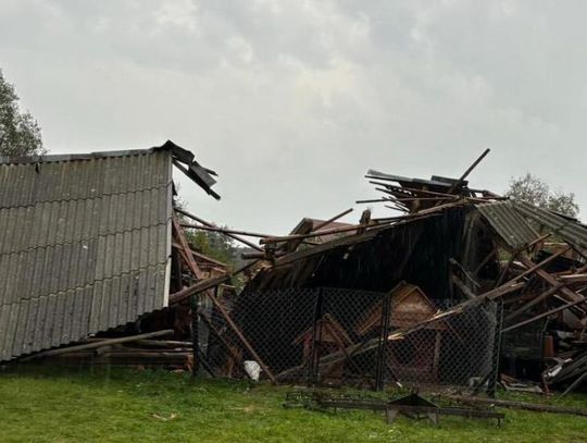 Burze nad Mazowszem – 184 interwencje Straży Pożarnej. Sprawdź prognozy i zalecenia służb