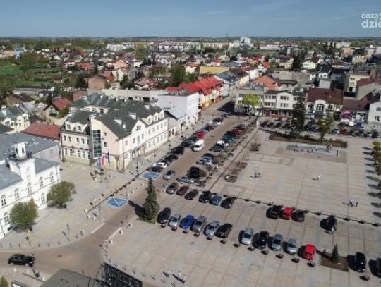 Ciechanów. Plac Jana Pawła II bardziej zielony? Jest na to szansa!