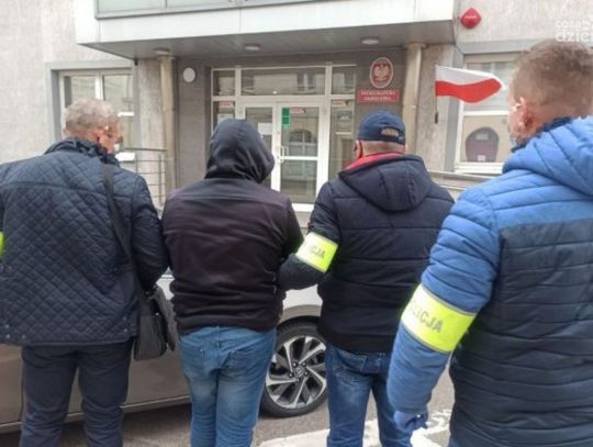 Ciechanowianin legalizował tachografy. Grozi mu 8 lat