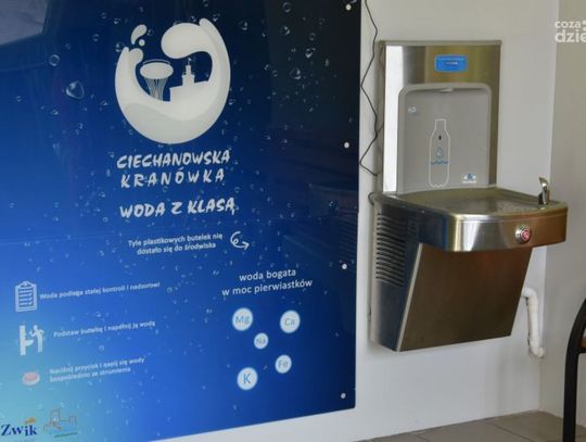 Ciechanowscy uczniowie piją kranówkę