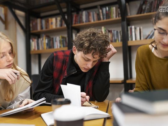 Czy studia online to najlepszy wybór dla ciebie? Analiza korzyści i wyzwań