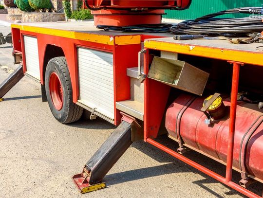 Czy warto korzystać z wynajmu podnośników towarowych?