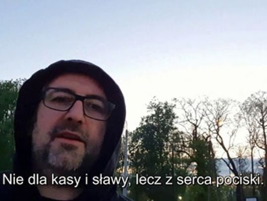 "Dajcie spokój z polityką, gdy medycy toczą boje" - rapuje starosta przasnyski Krzysztof Bieńkowski (wideo)