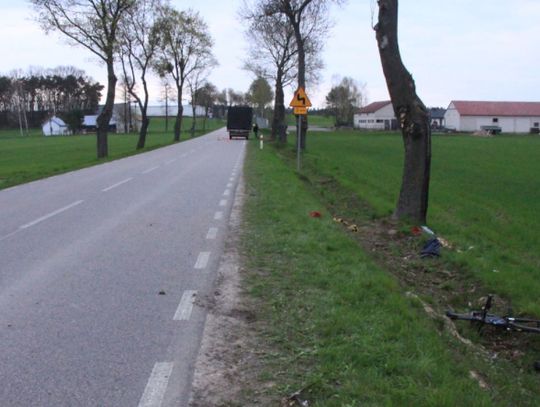 Dostawczak śmiertelnie potrącił rowerzystę