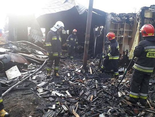 Doszczętnie spłonęła stolarnia. Sąsiedzi chcą ją odbudować