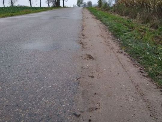 Droga Wróblewo - Pajewo – Gołymin - Ośrodek. Naprawa poboczy trwa!