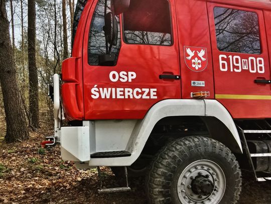 Drzewo przygniotło mężczyznę. Strażacy przyjechali aż z 4 miejscowości!