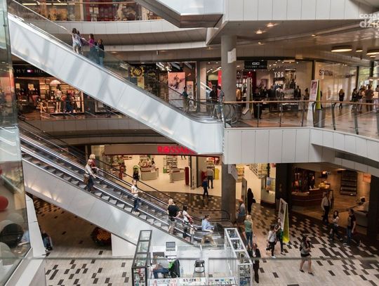 Galerie handlowe i muzea się otworzą. Godziny dla seniorów zniesione