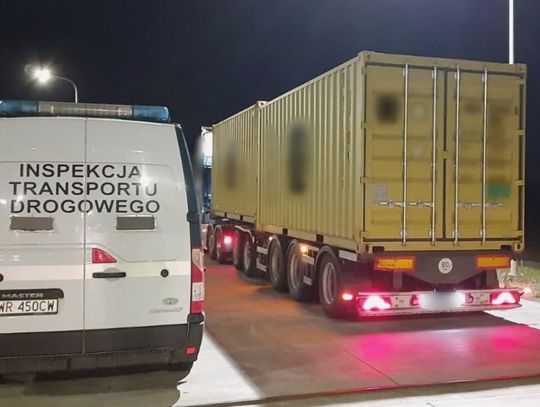 Gigant na drodze! 61 ton stali zatrzymane pod Glinojeckiem – szokujące naruszenie przepisów