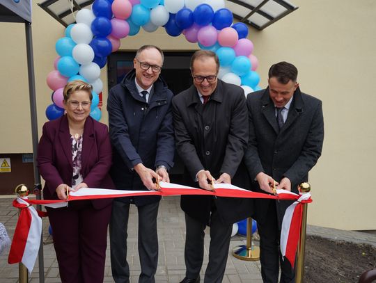 Gminny Żłobek w Opinogórze Górnej rozpoczyna swoją działalność Uroczyste przecięcie wstęgi