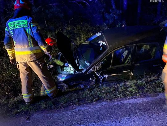 Groźny wypadek pod Ciechanowem. 1 osoba została ranna