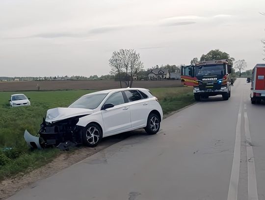 Groźny wypadek w Malechach - prędkość prawdopodobną przyczyną zderzenia dwóch aut. Obie kierujące w szpitalu Groźny wypadek w Malechach - prędkość prawdopodobną przyczyną zderzenia dwóch aut. Obie kierujące w szpitalu