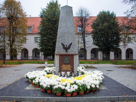 Hymn zagrany na trąbce wybrzmi w wielu miejscach Ciechanowa