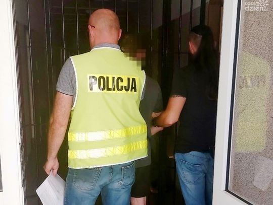 Incydent na boisku szkolnym: dwaj uczniowie ranieni z wiatrówki, czterech mężczyzn zatrzymanych