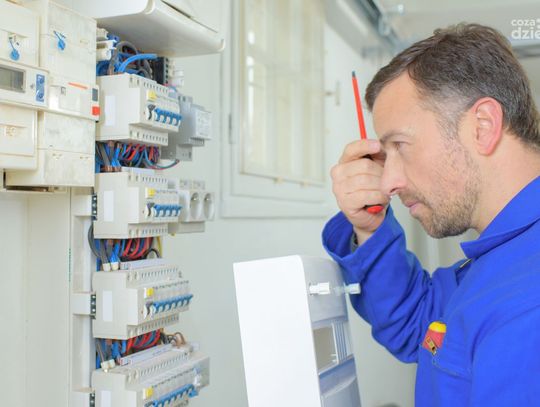 Jak zabezpieczyć instalację elektryczną przed przepięciami?