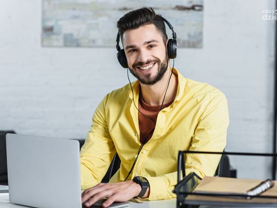 Jakie zalety mają szkolenia e-learningowe?