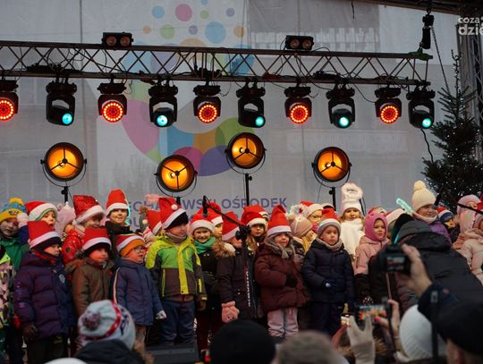Jarmark Bożonarodzeniowy w Ciechanowie wprowadza w świąteczny nastrój