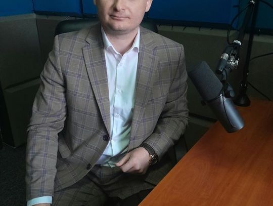 Jarosław Muchowski: Remont dworca kolejowego w Gąsocinie jest na dobrych torach