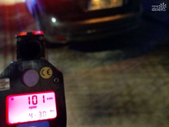 Jechał 101 km/h w terenie zabudowanym. 35-latek stracił prawo jazdy w Radzanowie