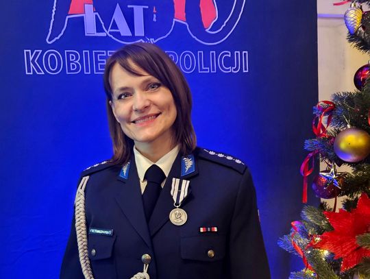 Jej głos słyszycie także u nas. Anna Pawłowska z Mławy wyróżniona podczas Gali 100-lecia Policji Kobiecej Jej głos słyszycie także u nas. Anna Pawłowska z Mławy wyróżniona podczas Gali 100-lecia Policji Kobiecej