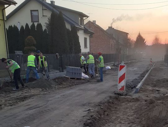 Już we wrześniu tego roku będzie można przejechać przez Rydzewo kompleksowo przebudowaną drogą