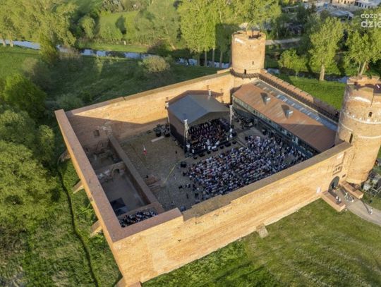 Kayah rozgrzeje Ciechanów w Dniu Flagi! Bezpłatny koncert na dziedzińcu zamku