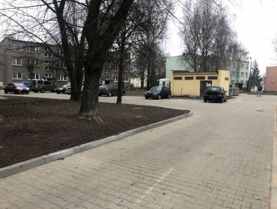 Kicińskiego w nowej odsłonie. Droga za biblioteką przeszła remont
