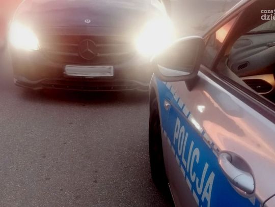 Kierowca mercedesa pędził 119 km/h w terenie zabudowanym