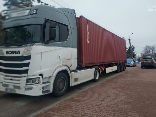 Kierowca podmienił tablicę rejestracyjną. Grozi mu nawet 5 lat więzienia
