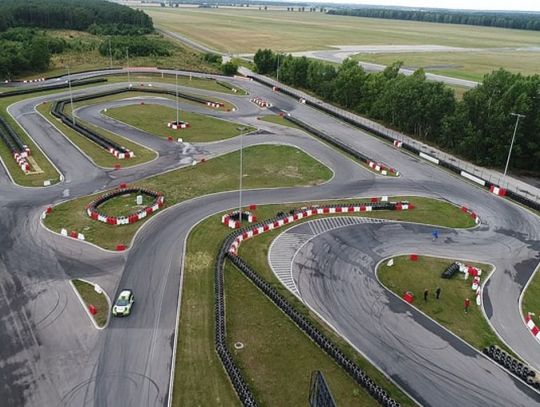 Kierowco, doskonal swoje umiejętności na Torze Modlin