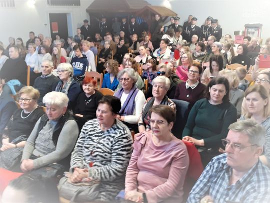 - Kobieto, jaka jesteś każdy widzi ... - koncert w Krasnem 