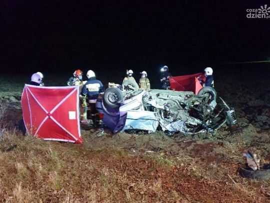 Kolejna tragedia na płońskiej drodze. Pomimo reanimacji nie przeżył 28-letni kierowca 